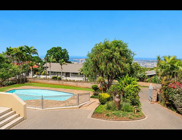 5 BEDROOM HOUSE FOR SALE IN GLENWOOD